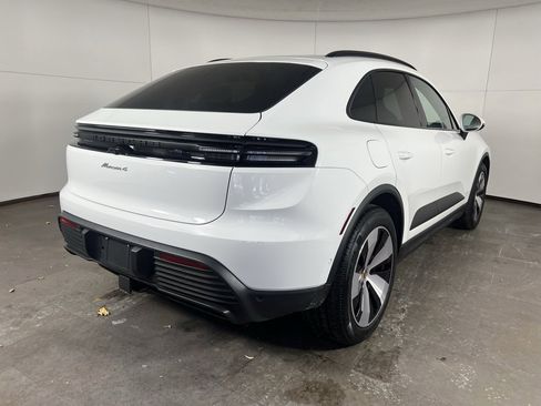 Certified 2024 Porsche Macan 4 Electric image 7