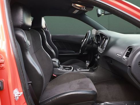 Used 2017 Dodge Charger R/T Scat Pack w/ Beats Audio Group RWD image 23