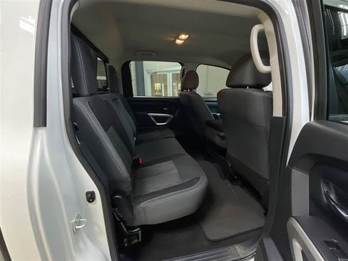 Used 2022 Nissan Titan SV RWD image 24