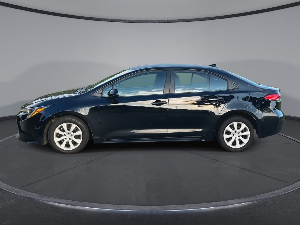 Used 2023 Toyota Corolla LE FWD image 5