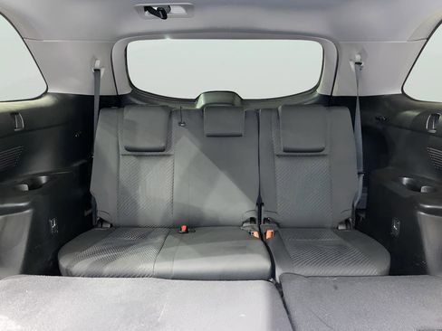 Used 2017 Toyota Highlander LE image 14