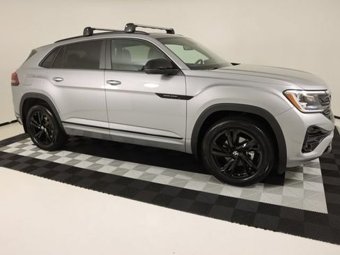 Used 2026 Volkswagen Atlas Cross Sport SEL R-Line AWD/4WD image 6