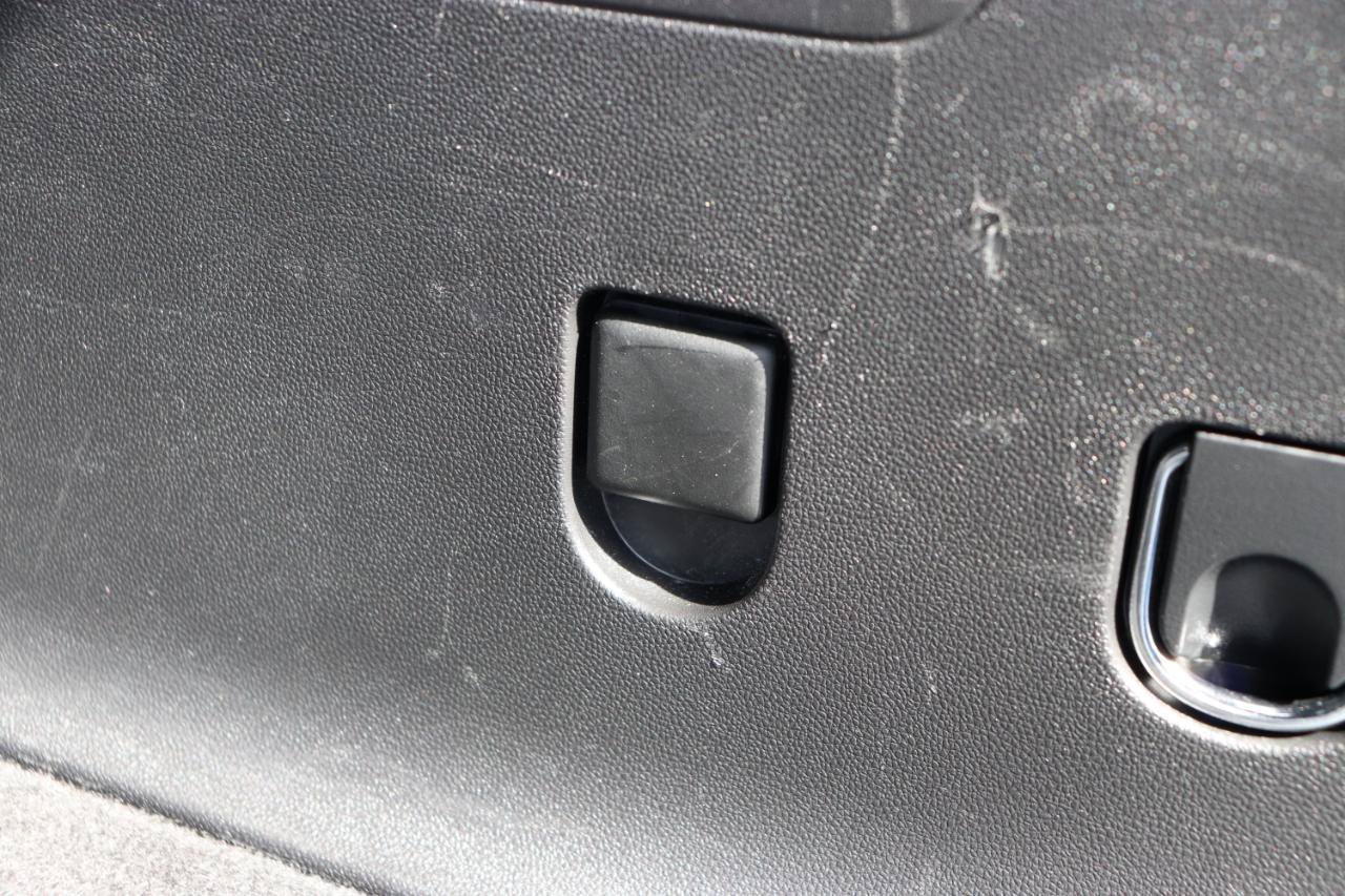Used 2025 Chevrolet Traverse LT FWD image 59