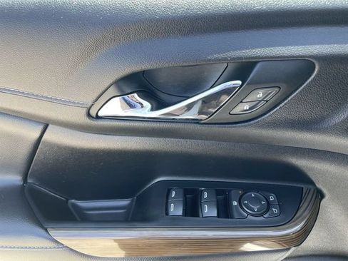 Used 2023 GMC Acadia SLE w/ Driver Convenience Package FWD image 22
