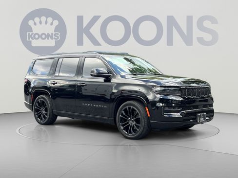 Used 2022 Jeep Grand Wagoneer Series II AWD/4WD image 2