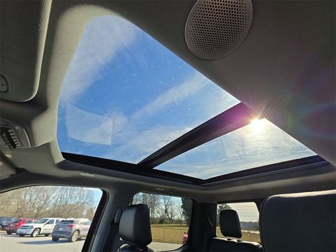 Used 2024 Ford F250 Lariat w/ Lariat Ultimate Package image 19