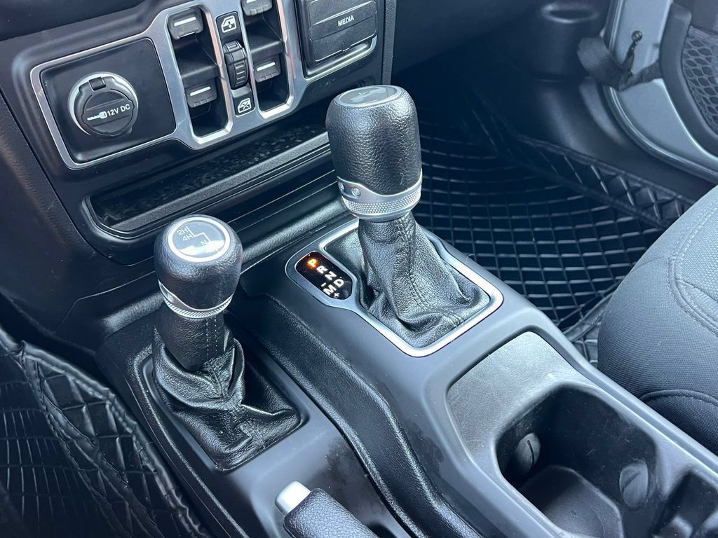 Used 2020 Jeep Wrangler Unlimited Sport S AWD/4WD image 25