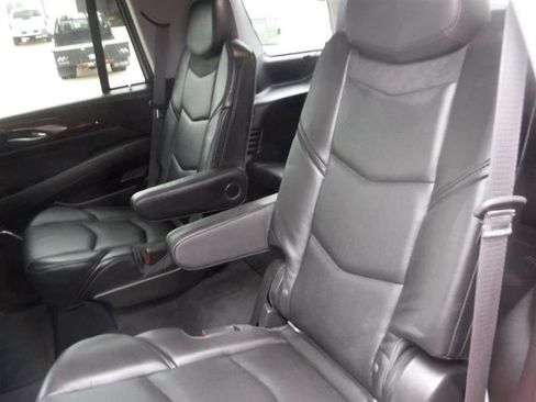Used 2015 Cadillac Escalade Premium AWD/4WD image 8