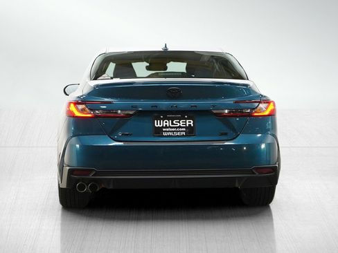 Used 2025 Toyota Camry SE w/ Convenience Package image 4