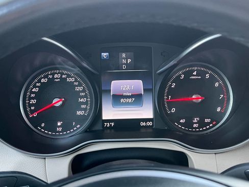 Used 2017 Mercedes-Benz GLC 300 4MATIC w/ Premium 1 Package image 13