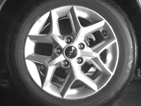 Used 2025 Kia Soul LX w/ LX Technology Package FWD image 14