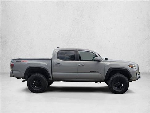 Used 2020 Toyota Tacoma TRD Off-Road w/ Technology Package AWD/4WD image 4