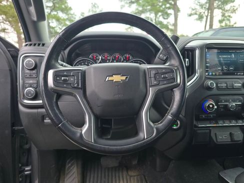 Used 2022 Chevrolet Silverado 1500 LT w/ Z71 Off-Road Package image 16