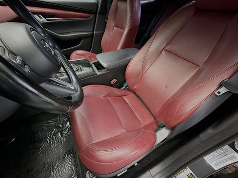 Used 2021 MAZDA MAZDA3 Hatchback w/Premium Plus Pkg image 7