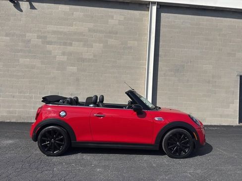 Used 2019 MINI Cooper S w/ Premium Package image 2