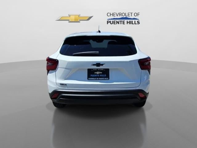 New 2026 Chevrolet Trax LS w/ LS Convenience Package FWD image 7