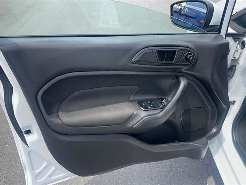 Used 2018 Ford Fiesta SE image 35