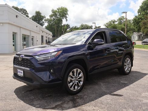 Used 2023 Toyota RAV4 XLE Premium AWD/4WD image 4