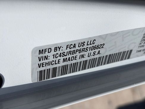 Used 2024 Jeep Wagoneer L Series II RWD image 13