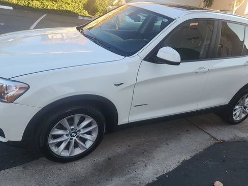 Used 2017 BMW X3 sDrive28i image 2