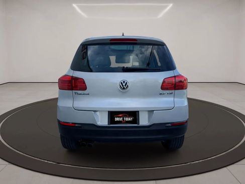 Used 2013 Volkswagen Tiguan SE image 4