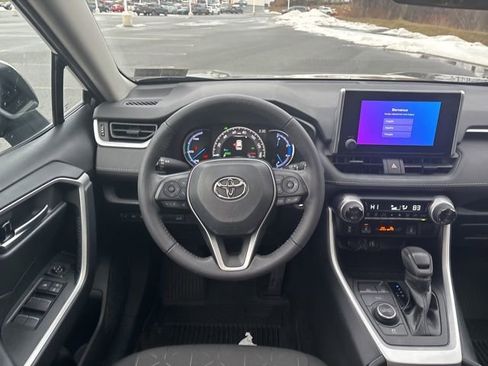 Used 2023 Toyota RAV4 XLE image 23