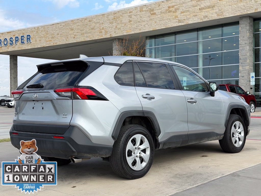 Used 2025 Toyota RAV4 LE AWD/4WD image 18
