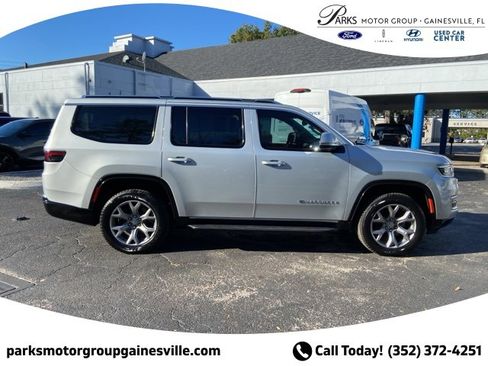 Used 2022 Jeep Wagoneer Series II image 3