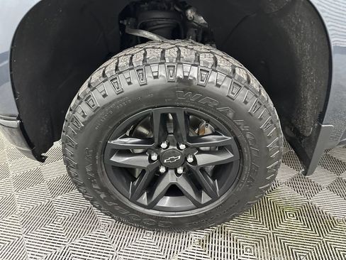 Used 2019 Chevrolet Silverado 1500 Custom Trail Boss w/ Custom Convenience Package AWD/4WD image 11