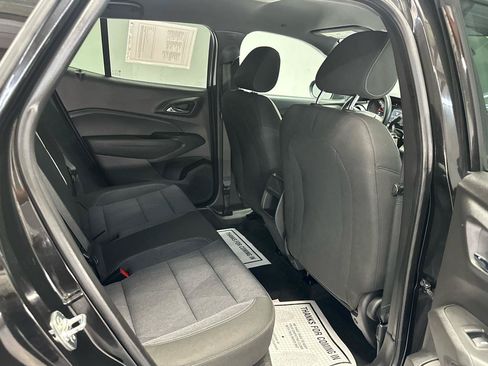 Used 2024 Chevrolet Trax RS FWD image 14