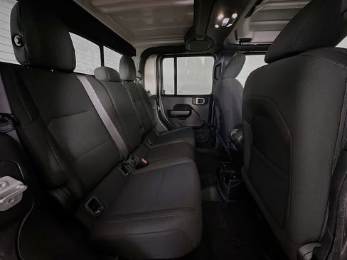 Used 2021 Jeep Gladiator Sport AWD/4WD image 30