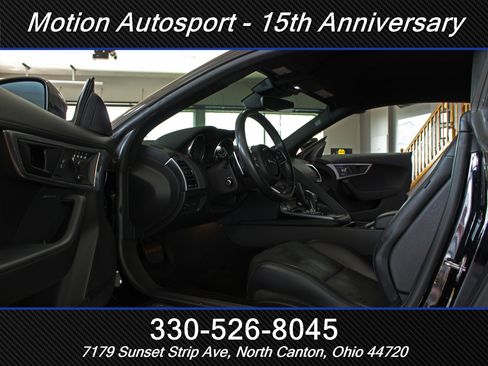 Used 2020 Jaguar F-TYPE Coupe RWD image 16