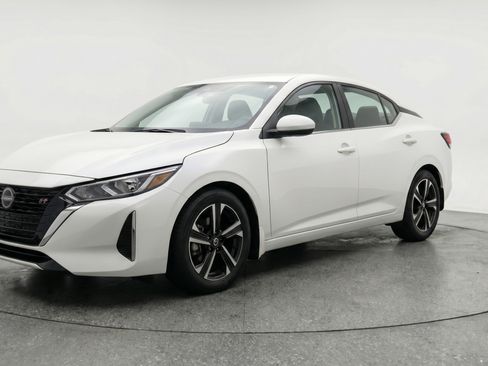 Used 2025 Nissan Sentra SV image 3