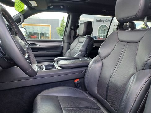 Used 2024 Jeep Wagoneer Series II AWD/4WD image 8