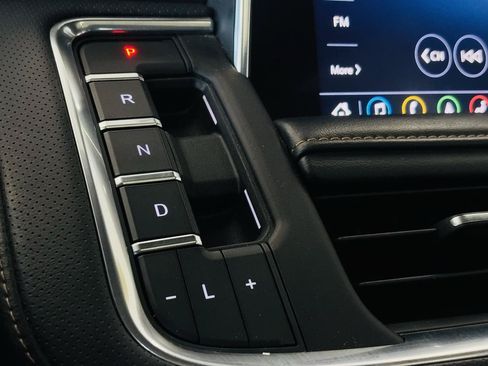 Used 2021 GMC Yukon XL AT4 w/ AT4 Premium Plus Package AWD/4WD image 63