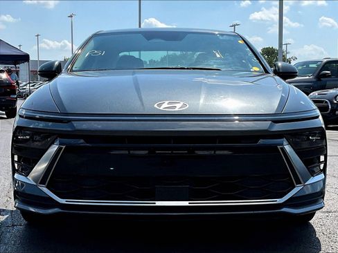 Used 2025 Hyundai Sonata SEL FWD image 2