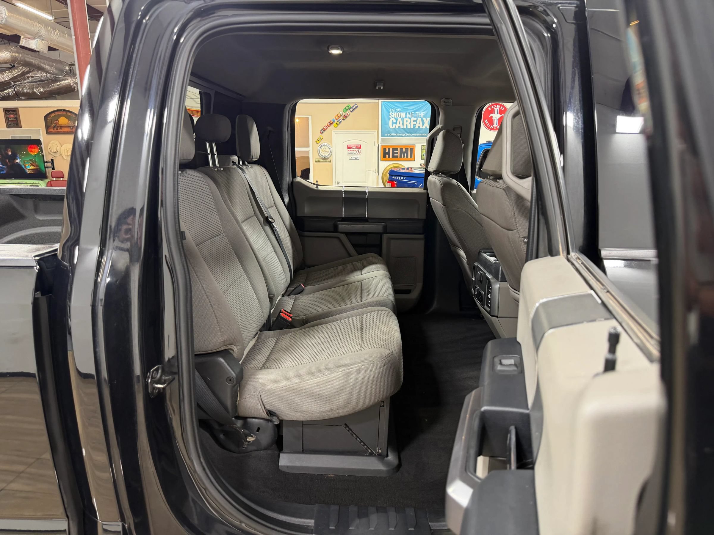 Used 2022 Ford F250 XLT w/ Black Appearance Package AWD/4WD image 19