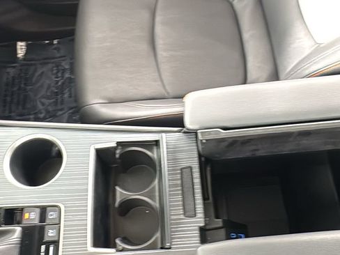Used 2023 Toyota Sienna XSE image 36