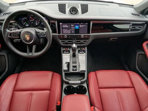 Used 2025 Porsche Macan image 22