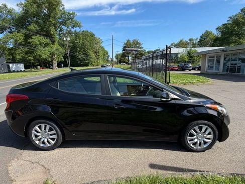 Used 2011 Hyundai Elantra Limited w/ Premium Pkg 5 FWD image 6