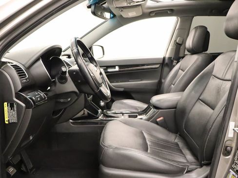 Used 2014 Kia Sorento SX w/ 3rd Row Package AWD/4WD image 13