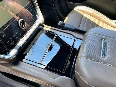 Used 2025 GMC Yukon Denali Ultimate w/ LPO, Floor Liner Package AWD/4WD image 18