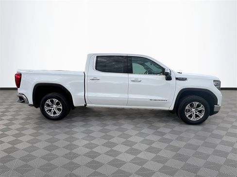 Used 2025 GMC Sierra 1500 SLT image 8