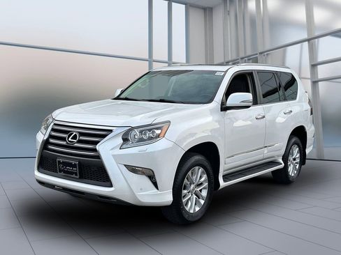 Used 2018 Lexus GX 460 image 4
