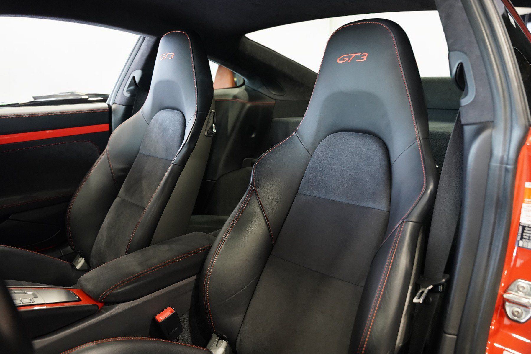 Used 2018 Porsche 911 GT3 RWD image 39