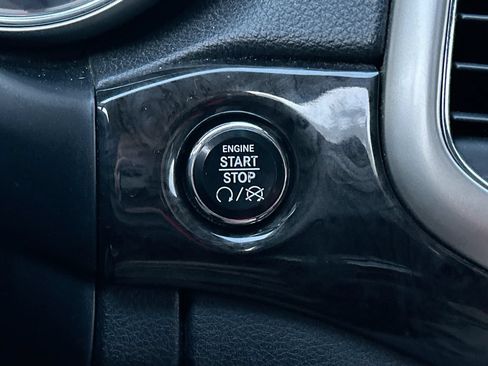 Used 2011 Jeep Grand Cherokee Laredo RWD image 17