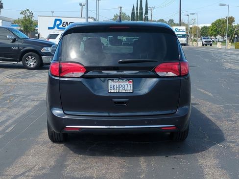 Used 2019 Chrysler Pacifica Touring Plus w/ Tire & Wheel Group image 7