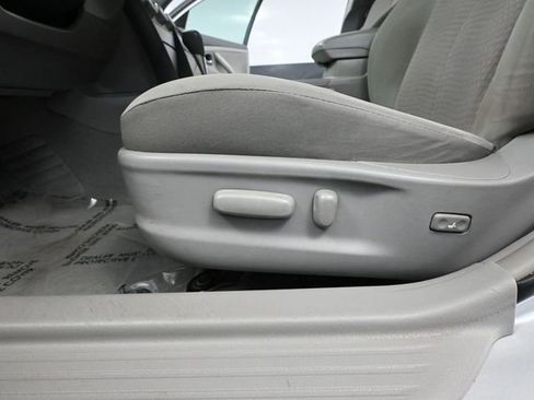 Used 2011 Toyota Camry LE image 19