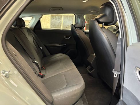 Used 2025 Kia K4 LXS image 24