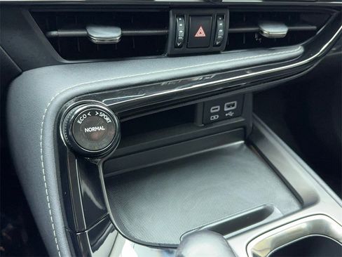 Used 2023 Lexus NX 250 250 Premium NAV,CAM,SUNROOF,CL w/ Towing Package (2000 Lbs) image 27